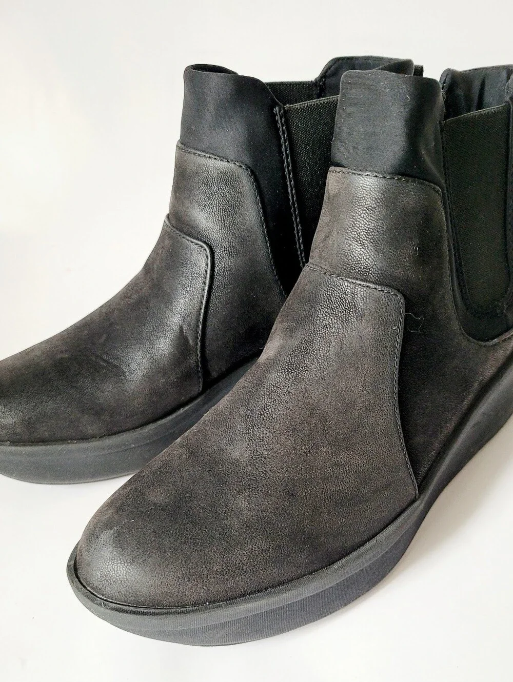 Clarks Cloudsteppers Super Lightweight Black Chelsea PullOnPlatform Booties US 8